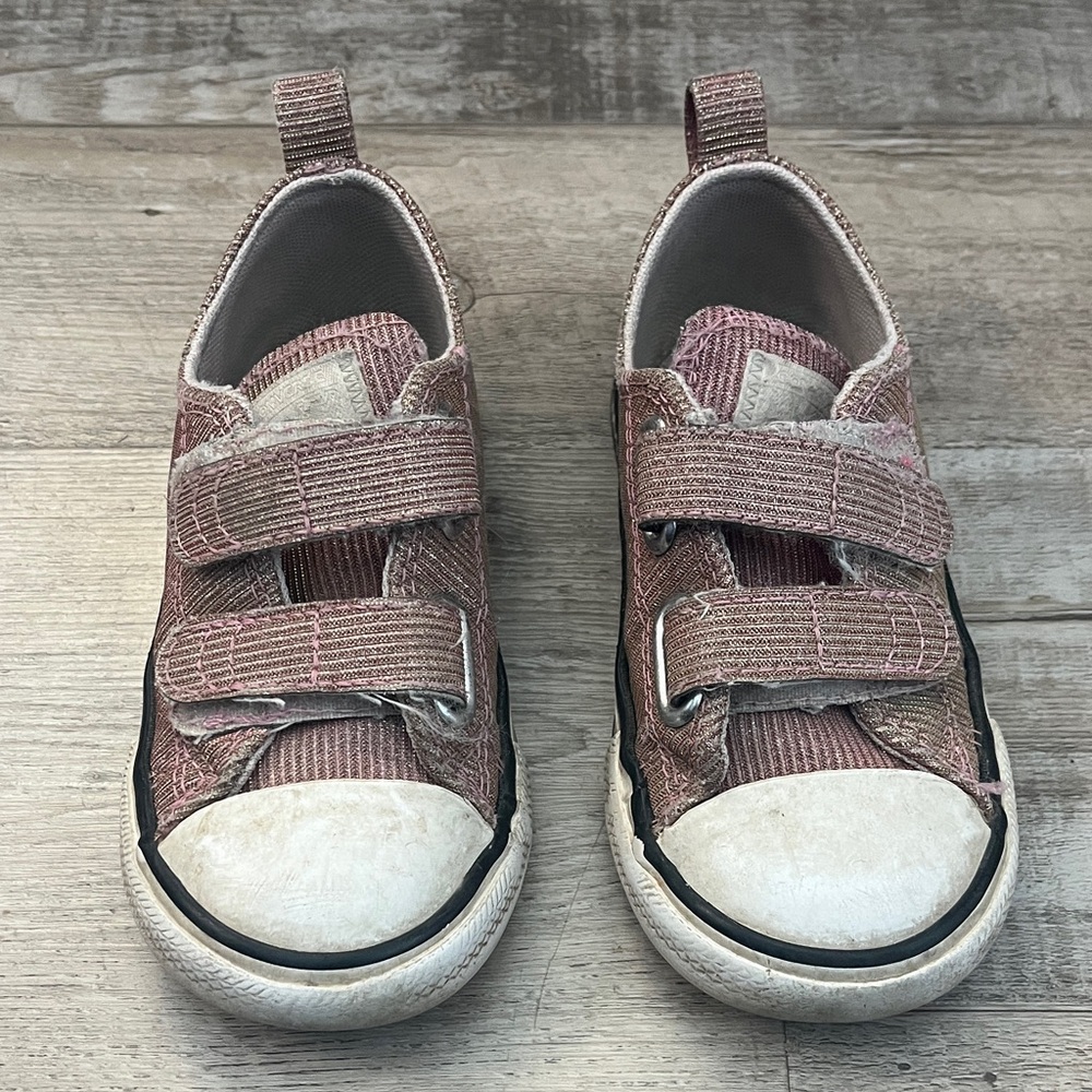 Stylish Pink Converse Kids Shoes